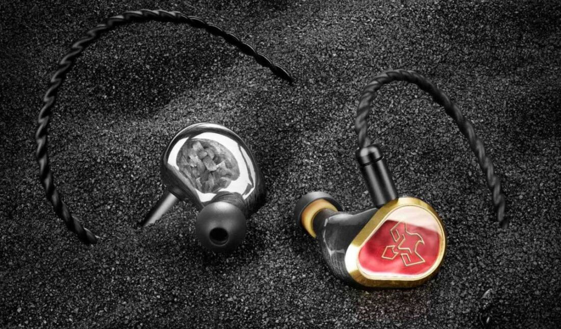 Close look at Vision Ears PHöNIX IEMs. (From: Vision Ears)
