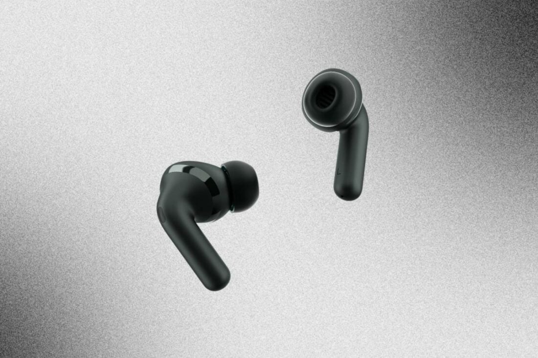 The Moto Buds+ feature an AirPod-like design. (From: Motorola)