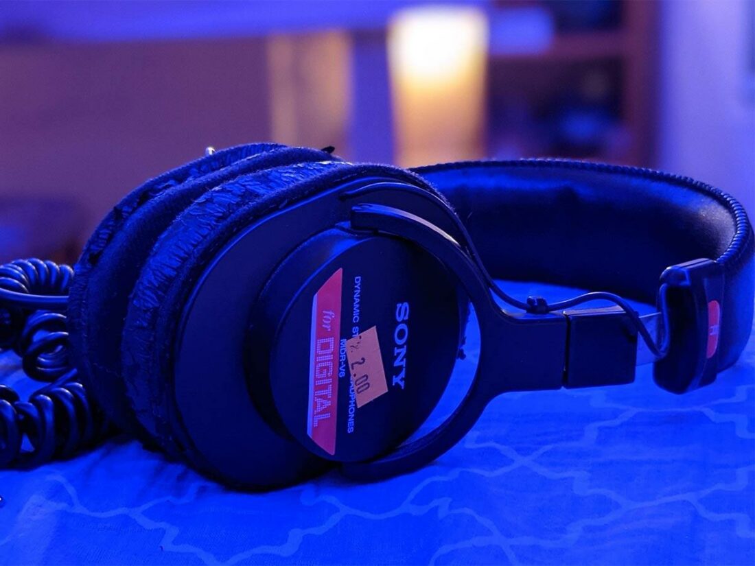 Sony MDR-V6 headphones. (From: spvcebound/Reddit)