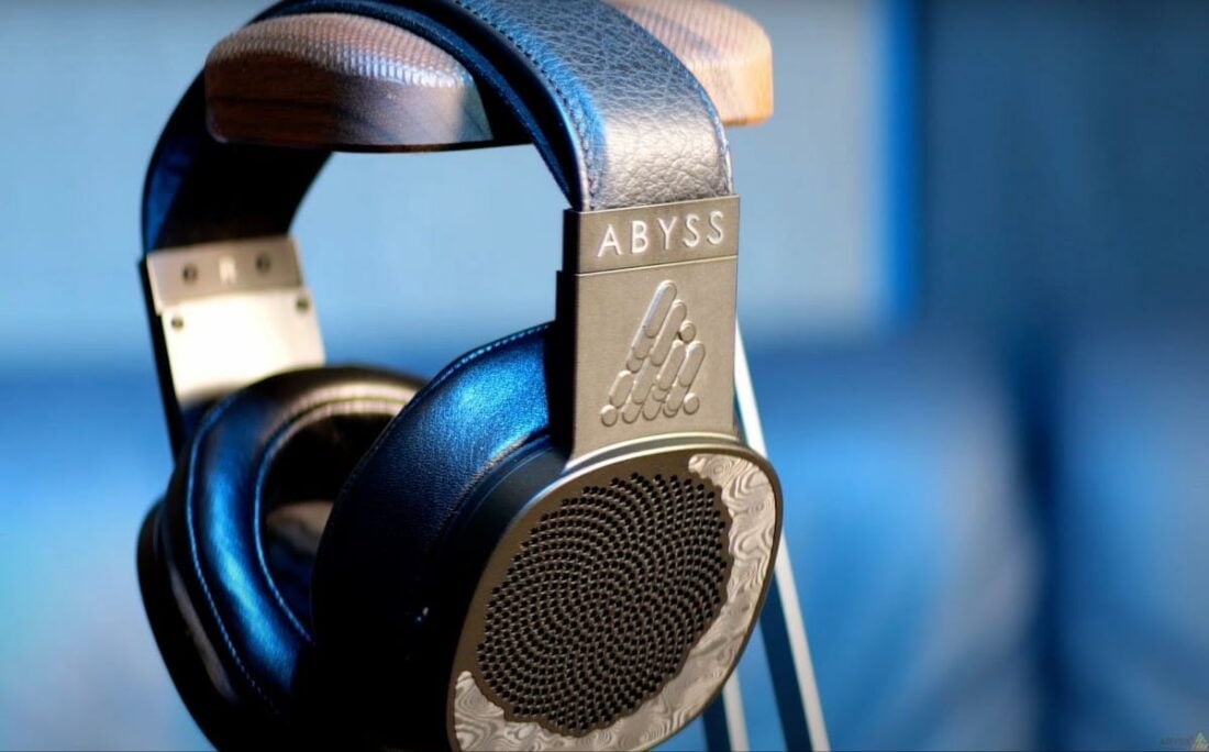 The Diana DZ are the lightest Diana headphones ever. (From: Abyss)